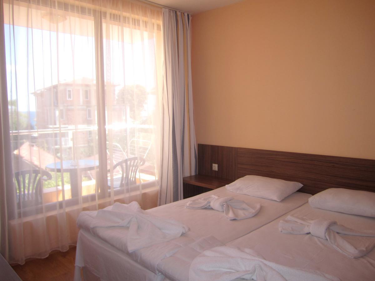 Hotel Coop Central Obzor Exterior foto