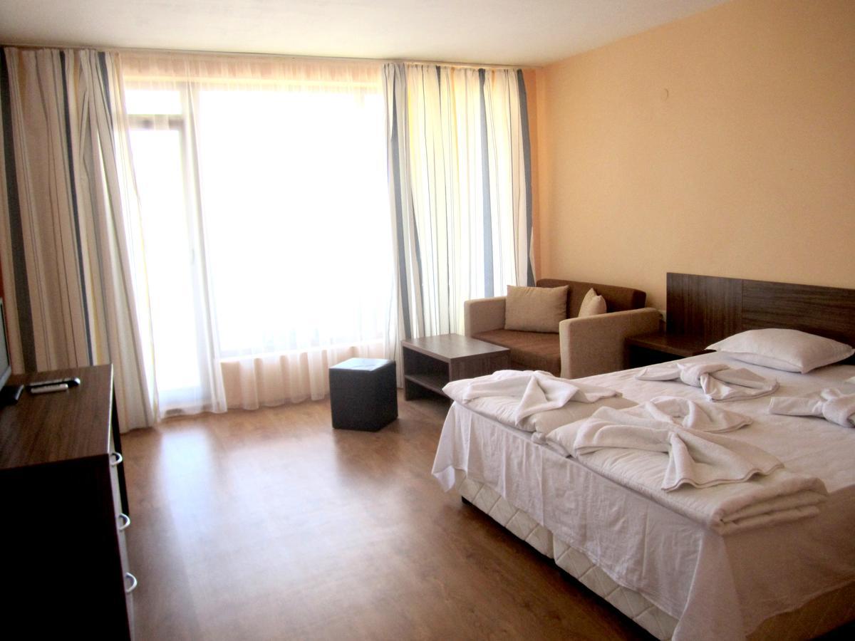 Hotel Coop Central Obzor Exterior foto